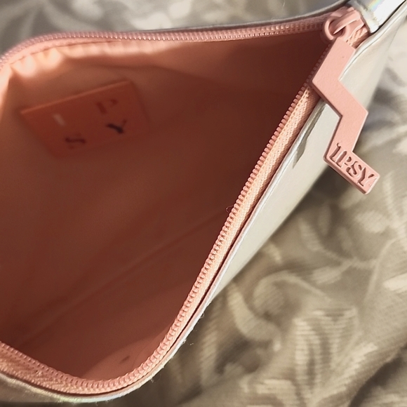 Makeup bag - Picture 2 of 2